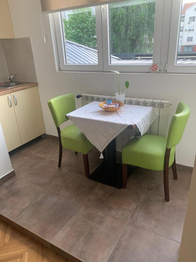 Apartman Fuerte 2 Belgrado Esterno foto